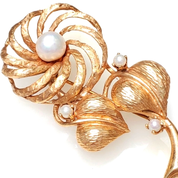 Vintage 14K Yellow Gold DescriptionThis stunning anti Flower Brooch Marked 14k - Picture 1 of 10